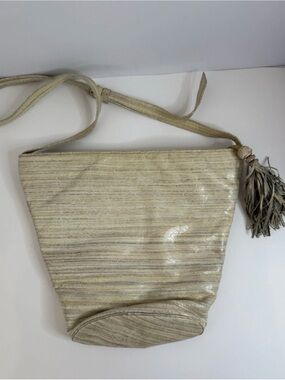 Vintage Sharif USA Metallic Leather Crossbody Bag Tassel Bucket Boho Cream Gold